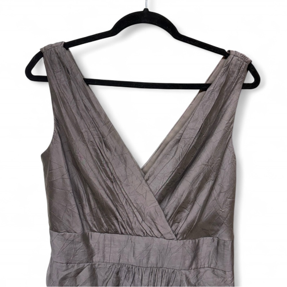 Suzi Chin for Maggy Boutique Taupe Crinkle Metallic V-Neck Cocktail Dress - Picture 5 of 10